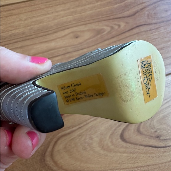 Vintage Just The Right Shoe Collection: Platforms - Picture 10 of 10